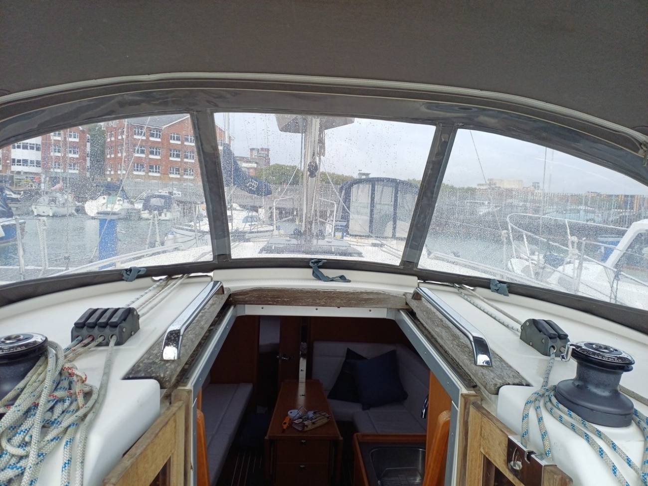 2015 Bavaria Cruiser 33 image 15