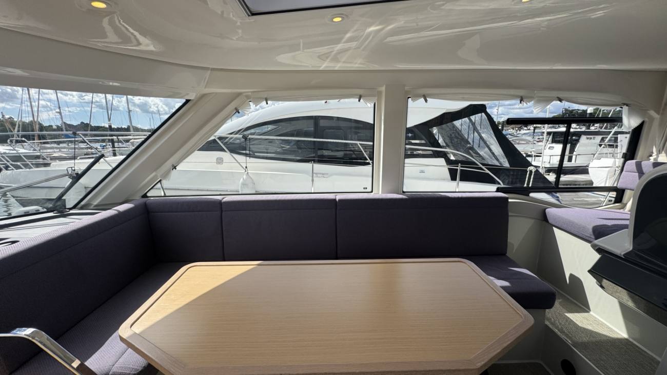 2016 Bavaria E40 Sedan image 25