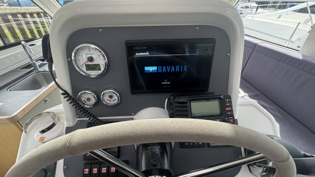 2016 Bavaria E40 Sedan image 30