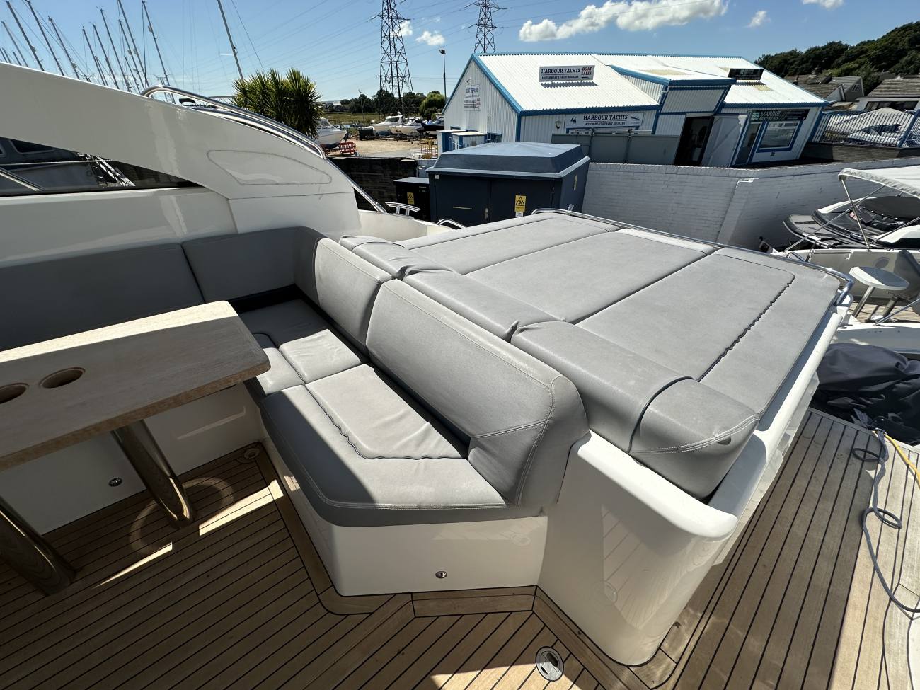 2011 Princess V42 image 25