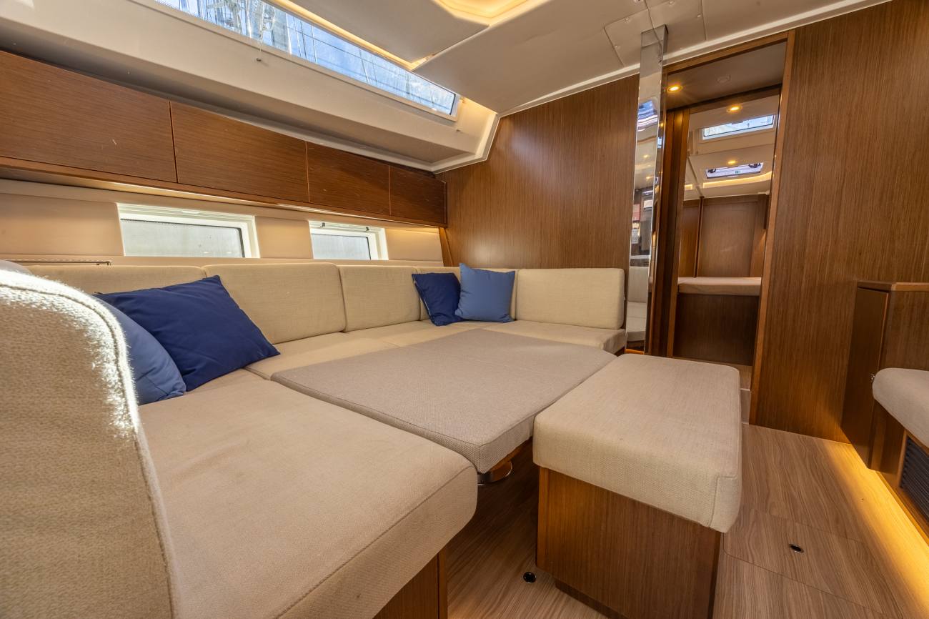 2019 Bavaria C45 Style image 3