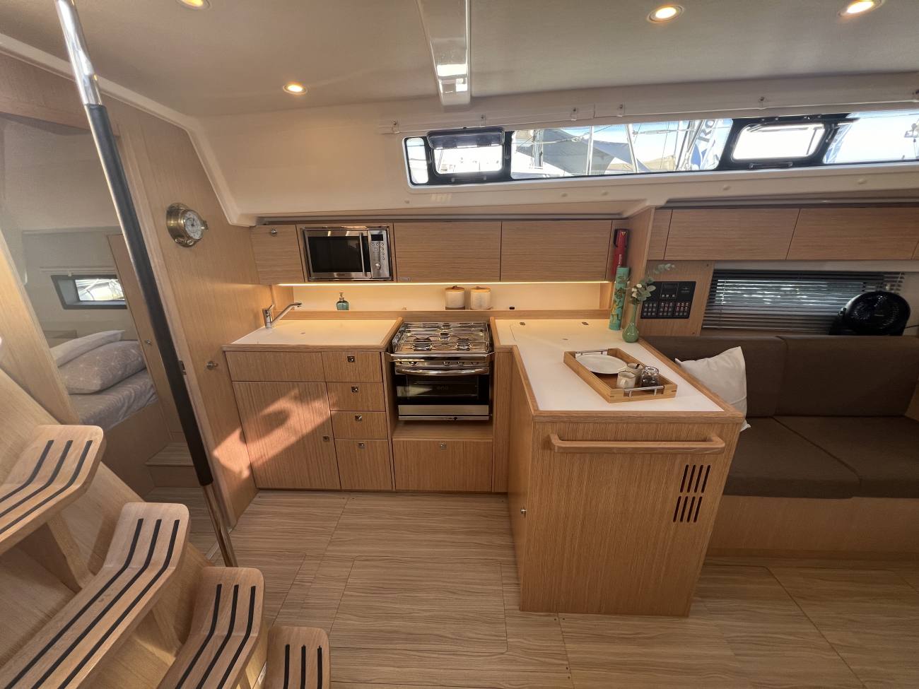 2022 Bavaria C42 image 13