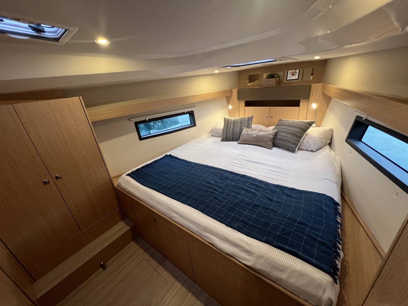 2022 Bavaria C42 image 4