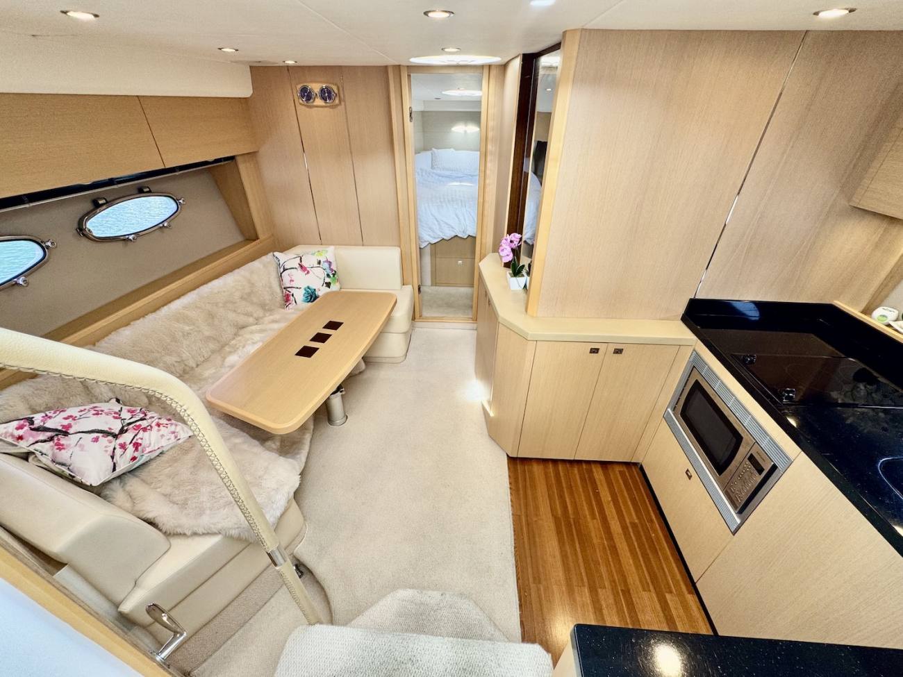 2011 Princess V42 image 41