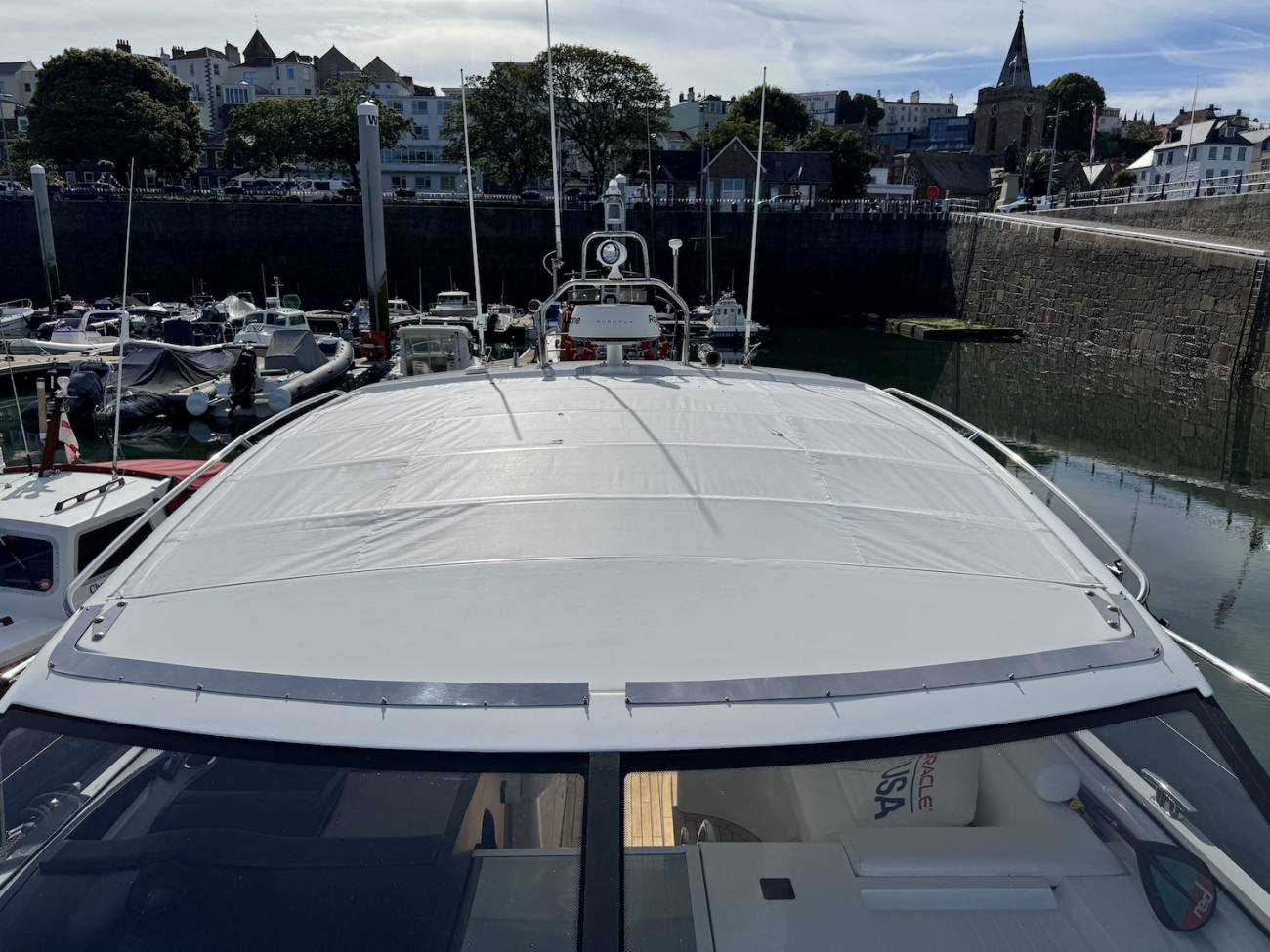 2011 Princess V42 image 32