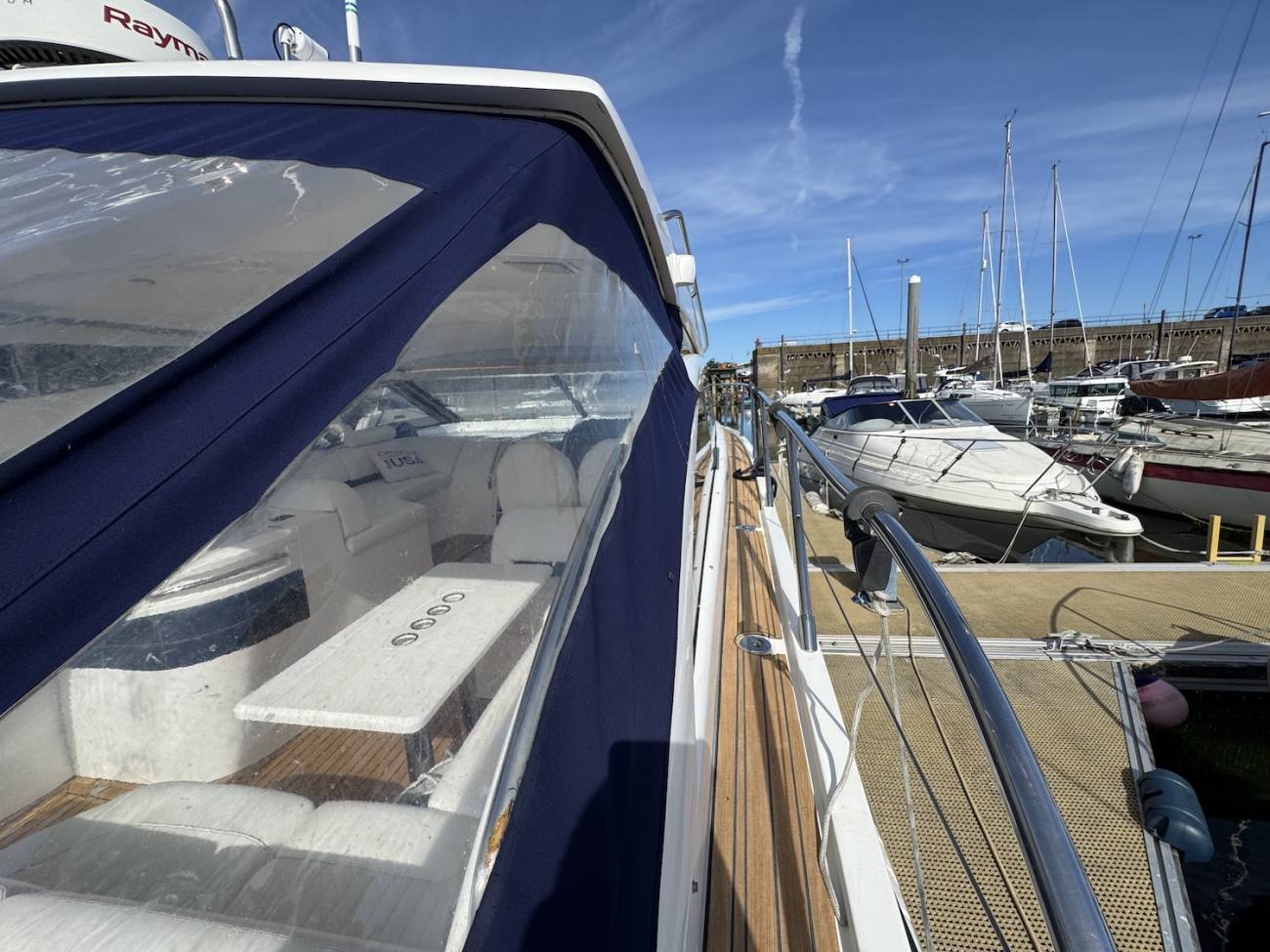 2011 Princess V42 image 21