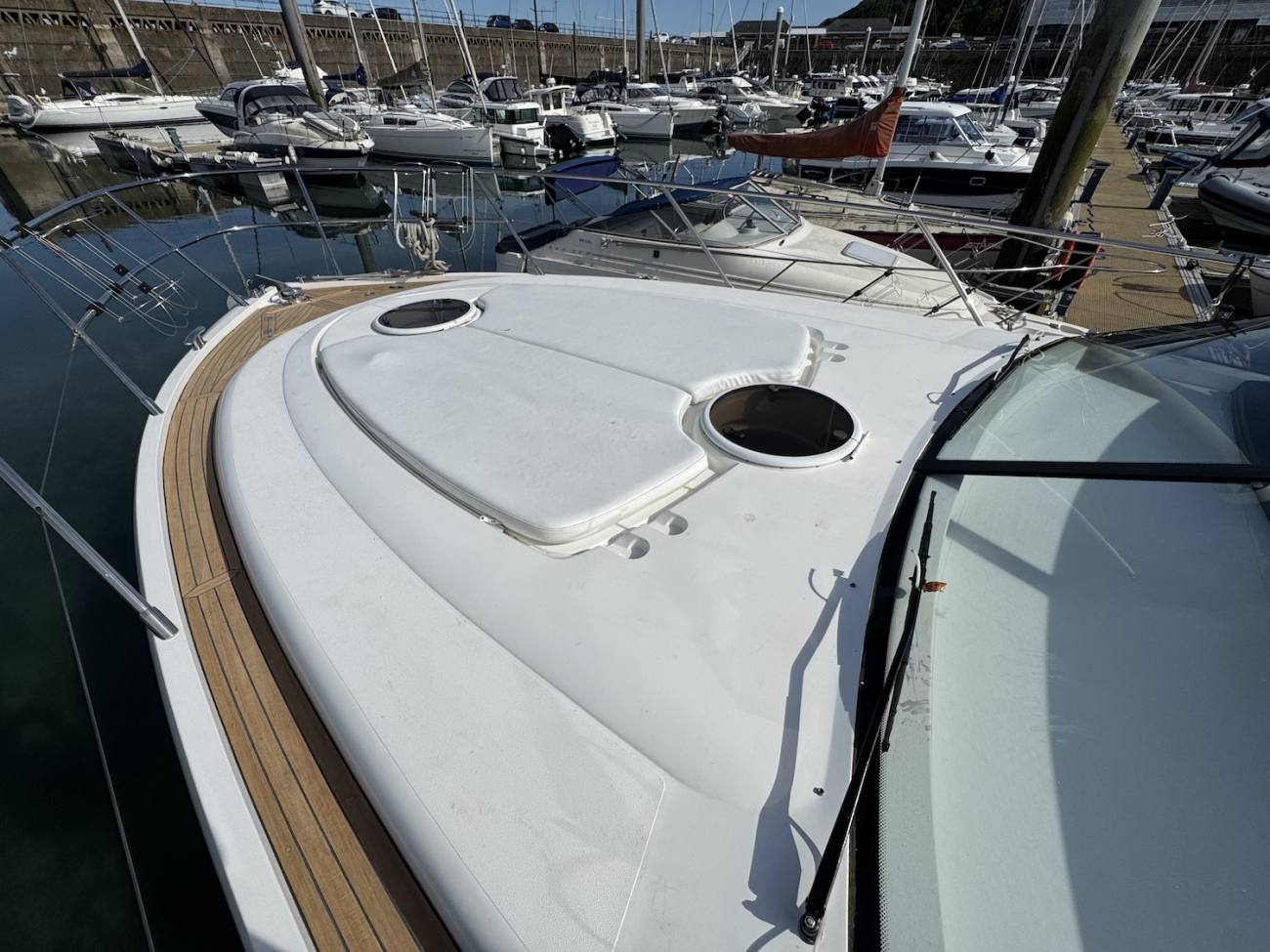 2011 Princess V42 image 14