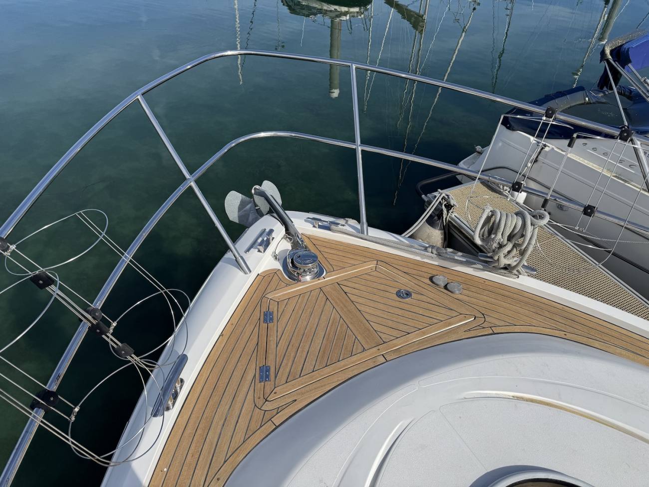 2011 Princess V42 image 20