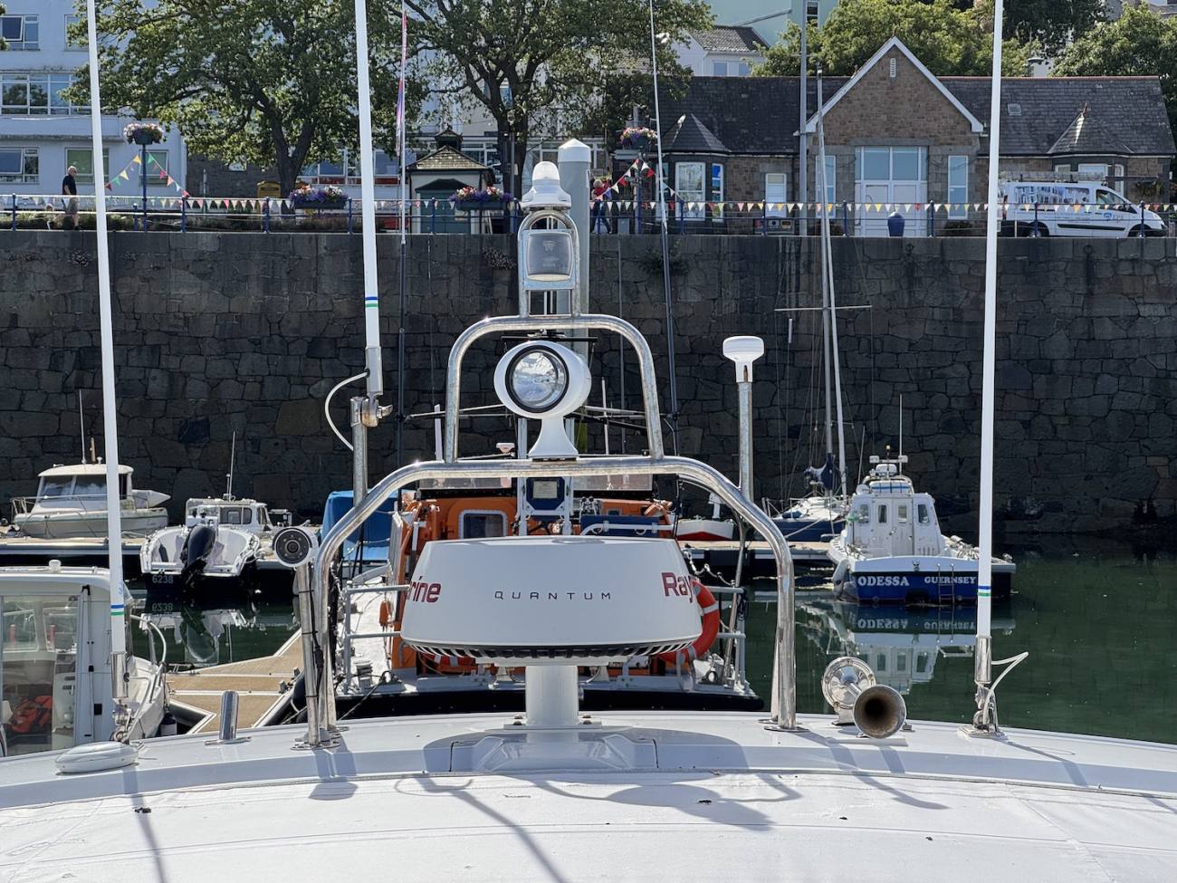 2011 Princess V42 image 8