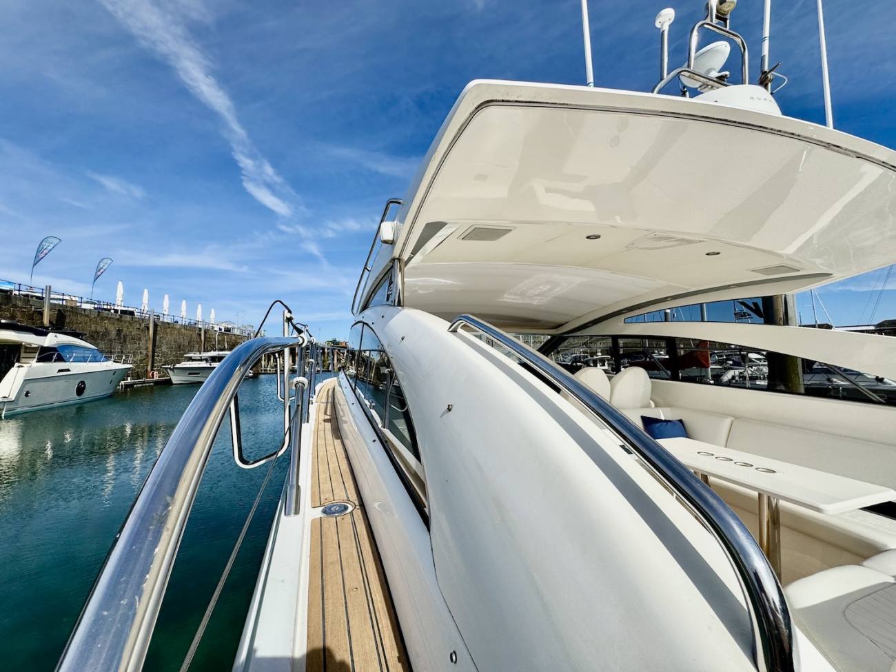 2011 Princess V42 image 22