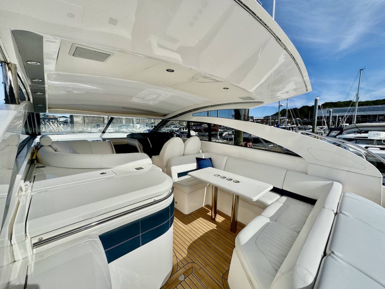 2011 Princess V42 image 25