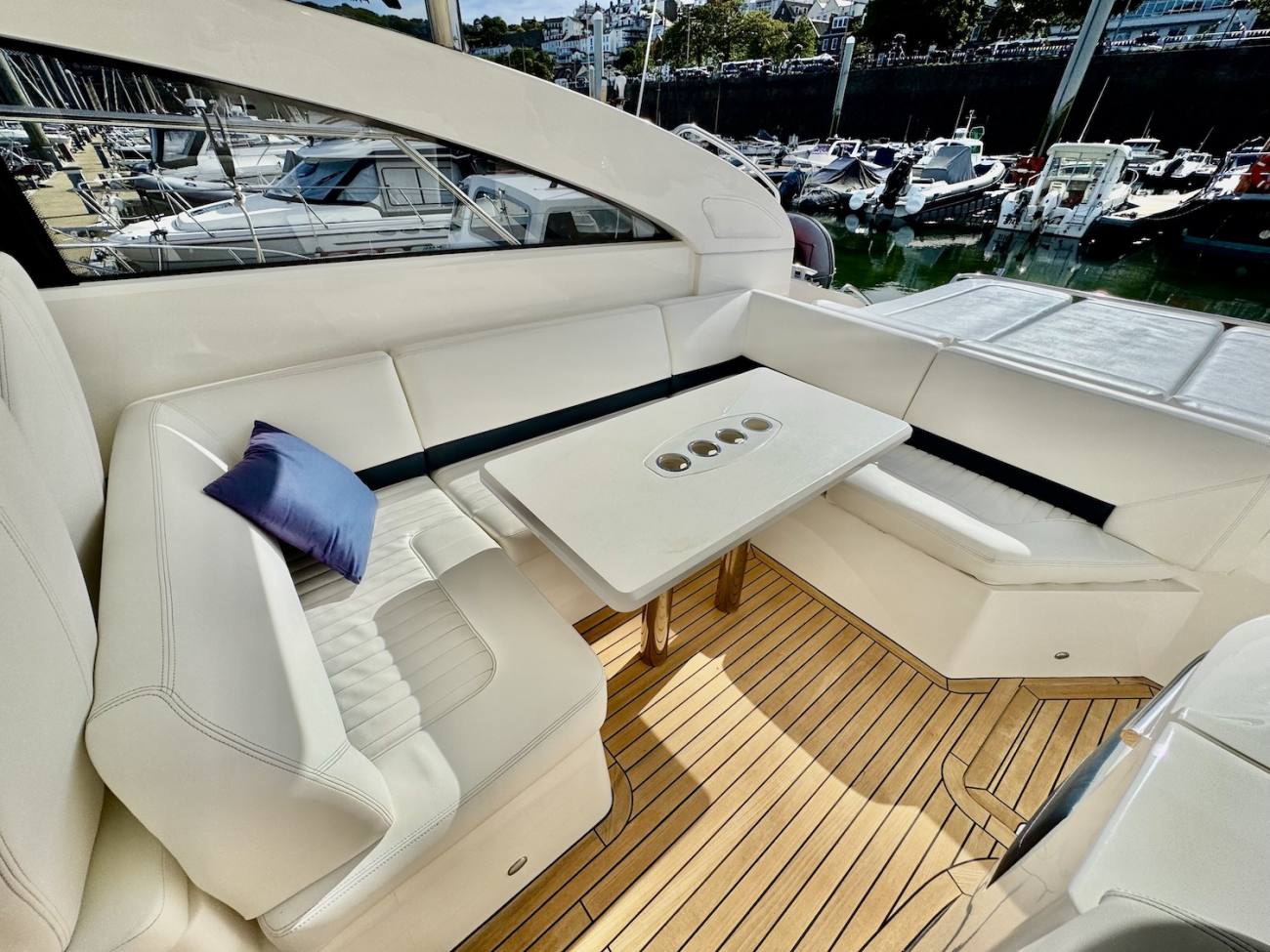 2011 Princess V42 image 26