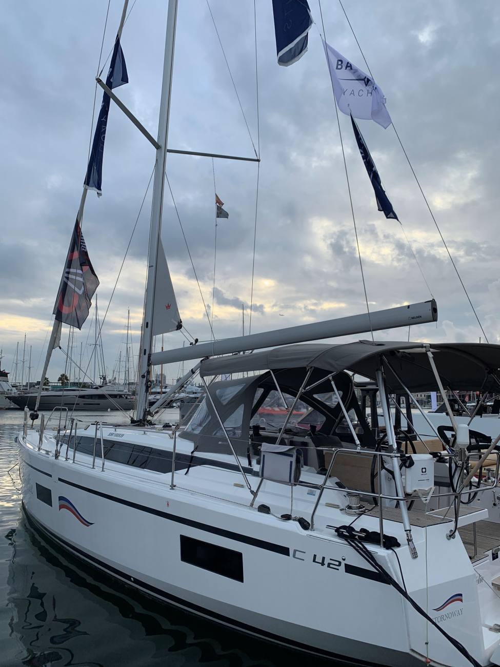 2022 Bavaria C42 image 11