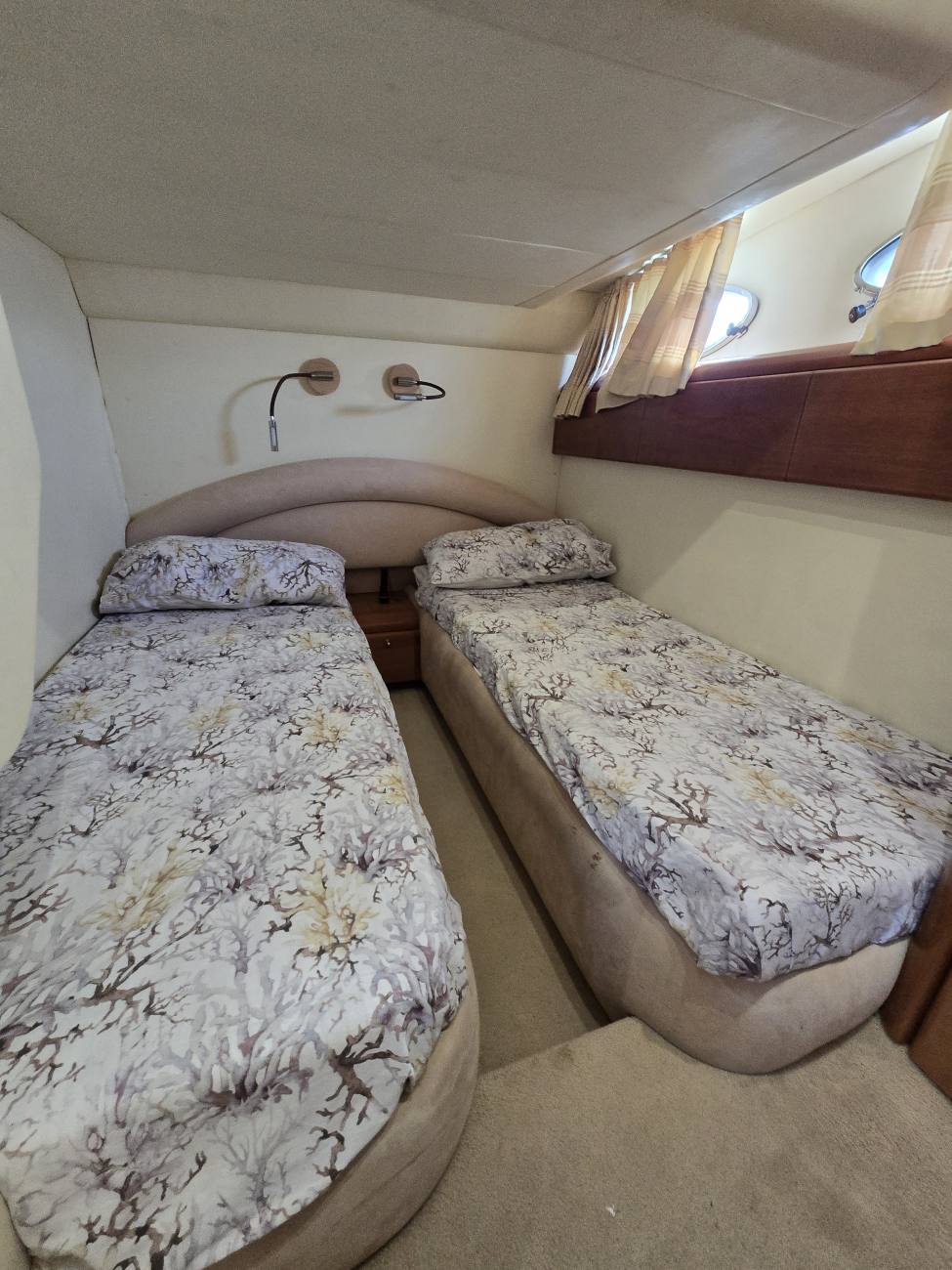 1999 Princess V55 image 5