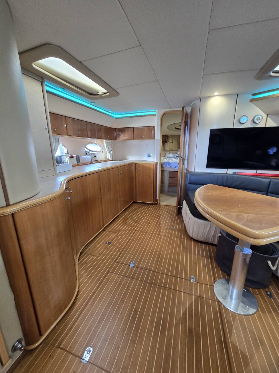 1999 Princess V55 image 10