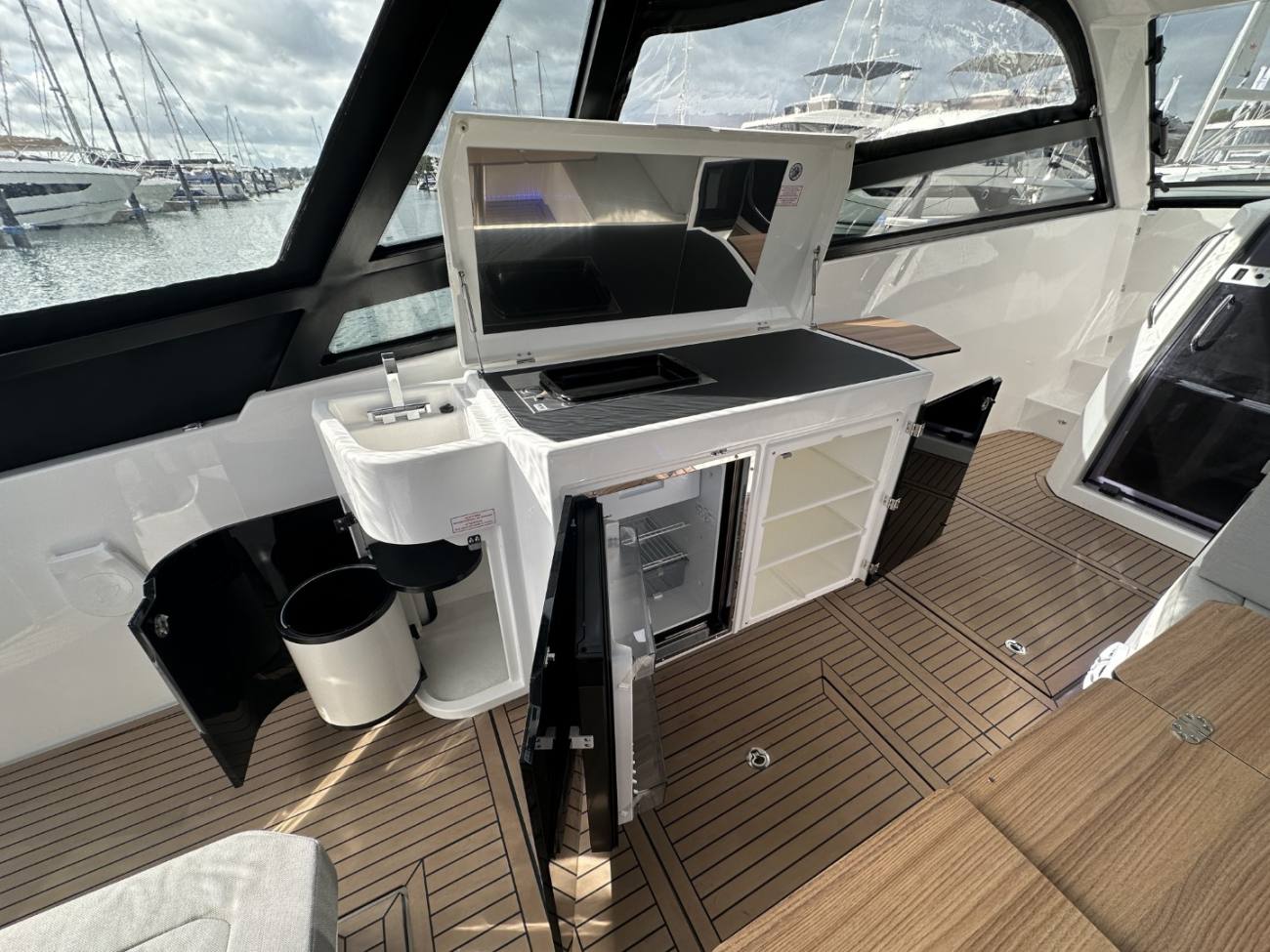 2026 Bavaria Vida Hard Top image 31
