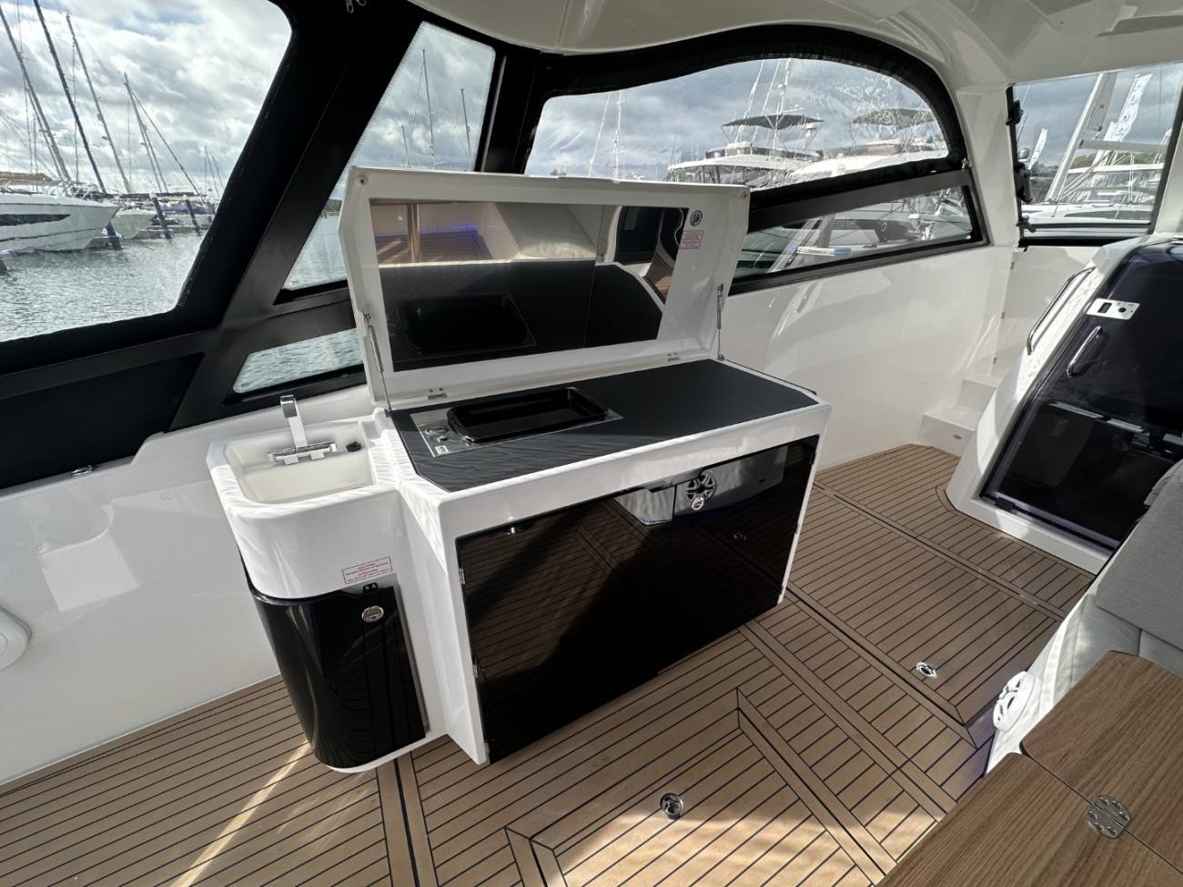 2026 Bavaria Vida Hard Top image 29