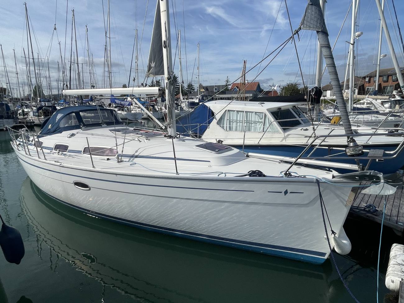 2010 Bavaria 34 Cruiser image 12