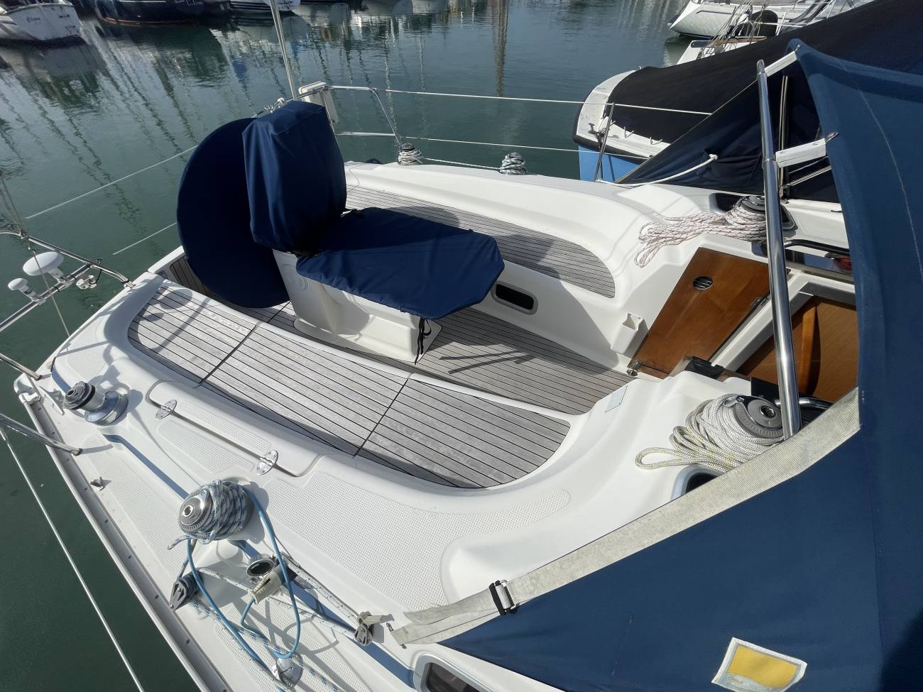 2010 Bavaria 34 Cruiser image 15