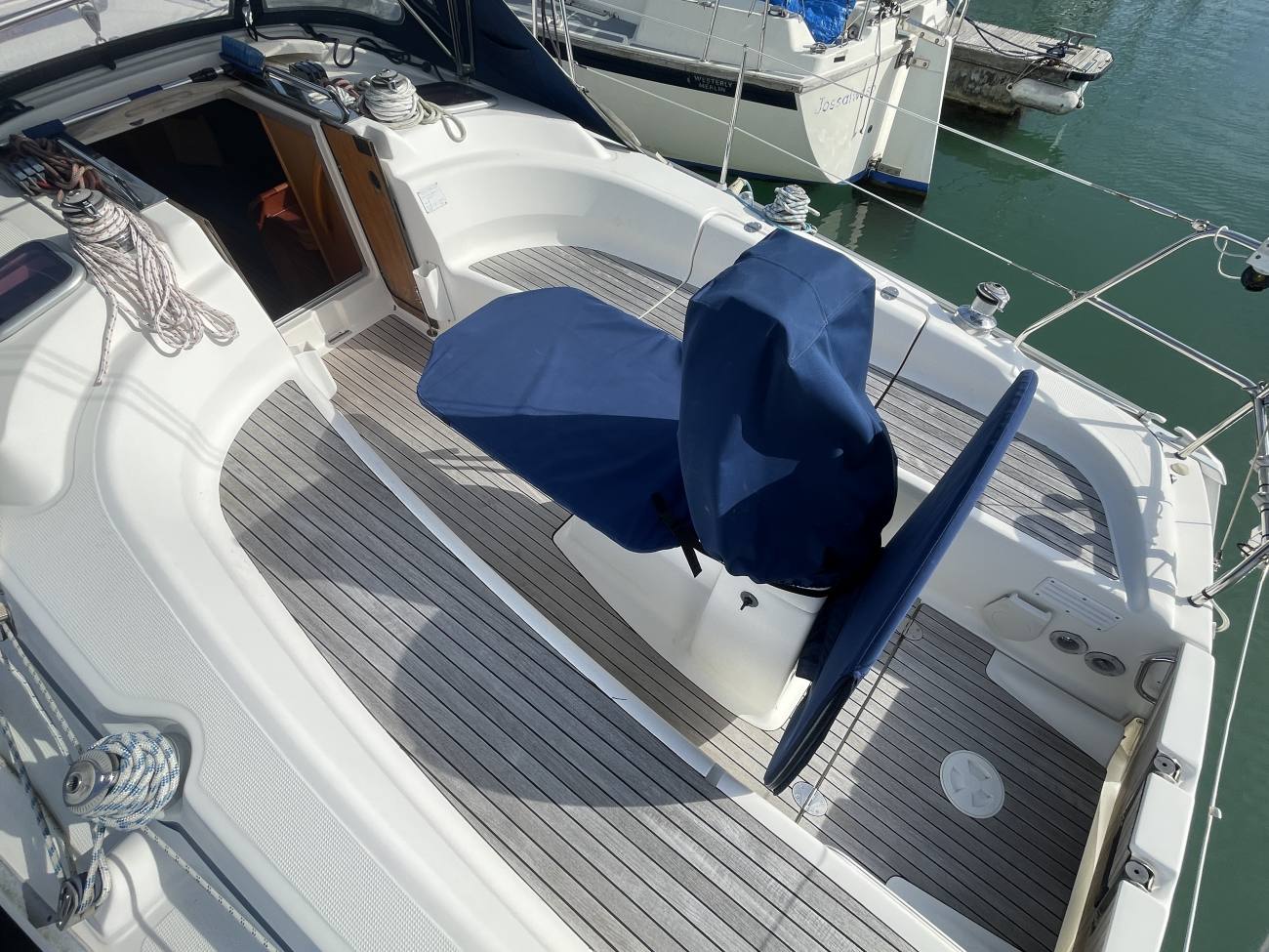 2010 Bavaria 34 Cruiser image 23