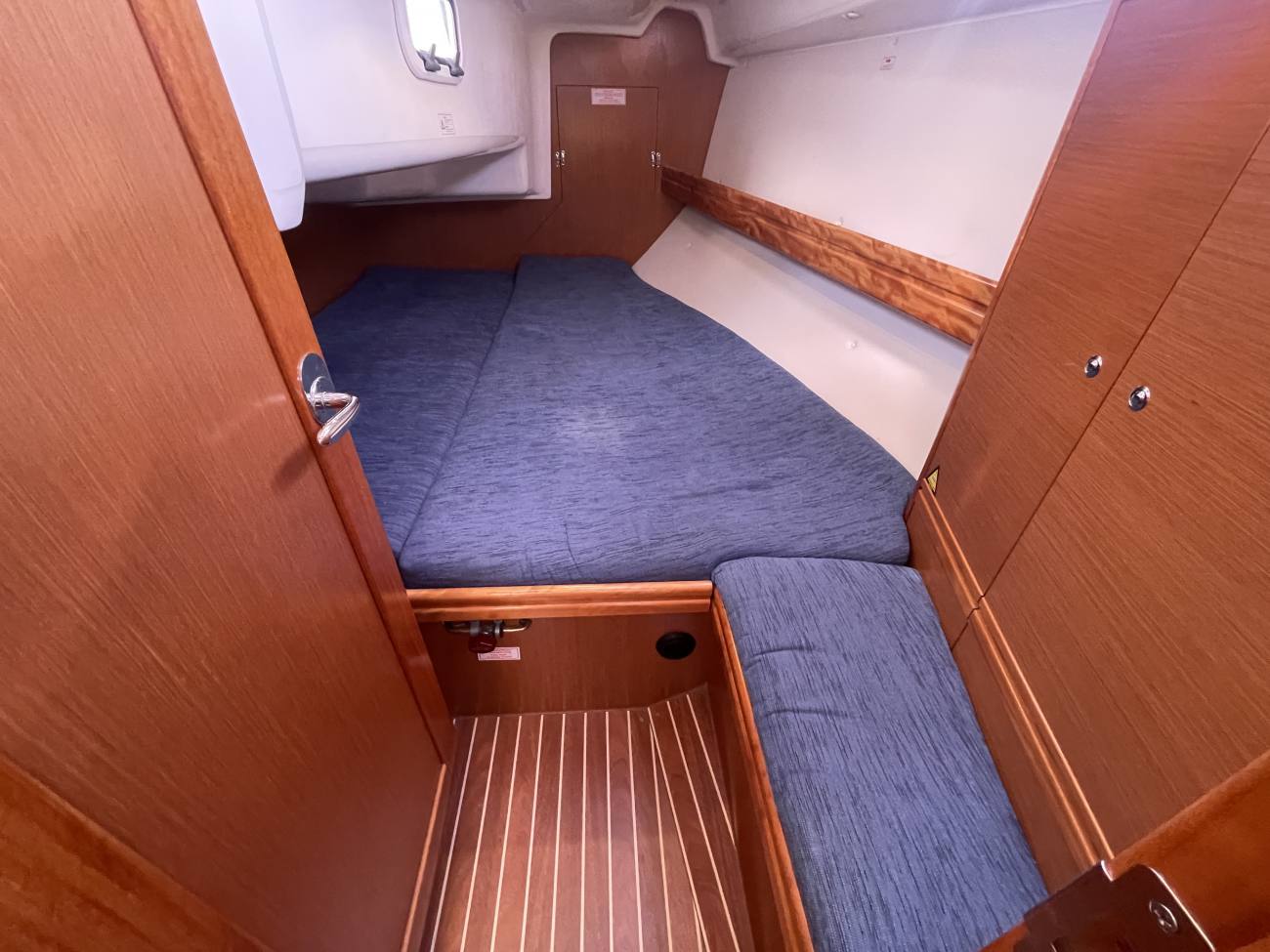 2010 Bavaria 34 Cruiser image 6