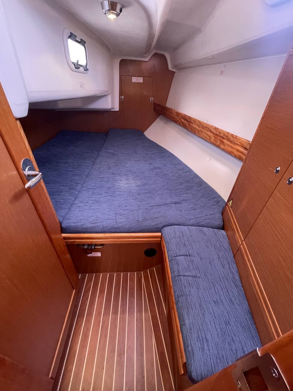 2010 Bavaria 34 Cruiser image 7