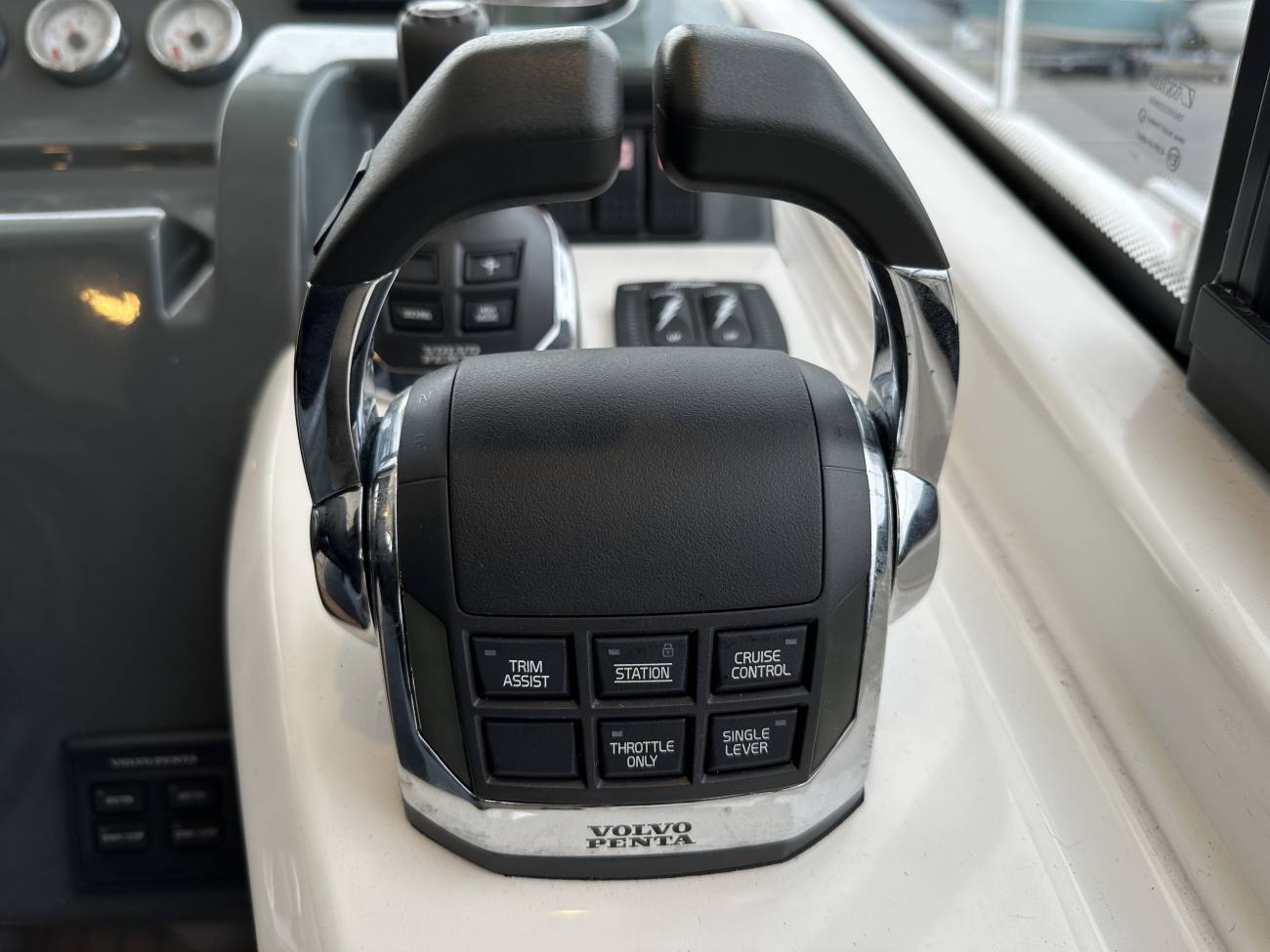 2017 Bavaria S40 Coupe image 25
