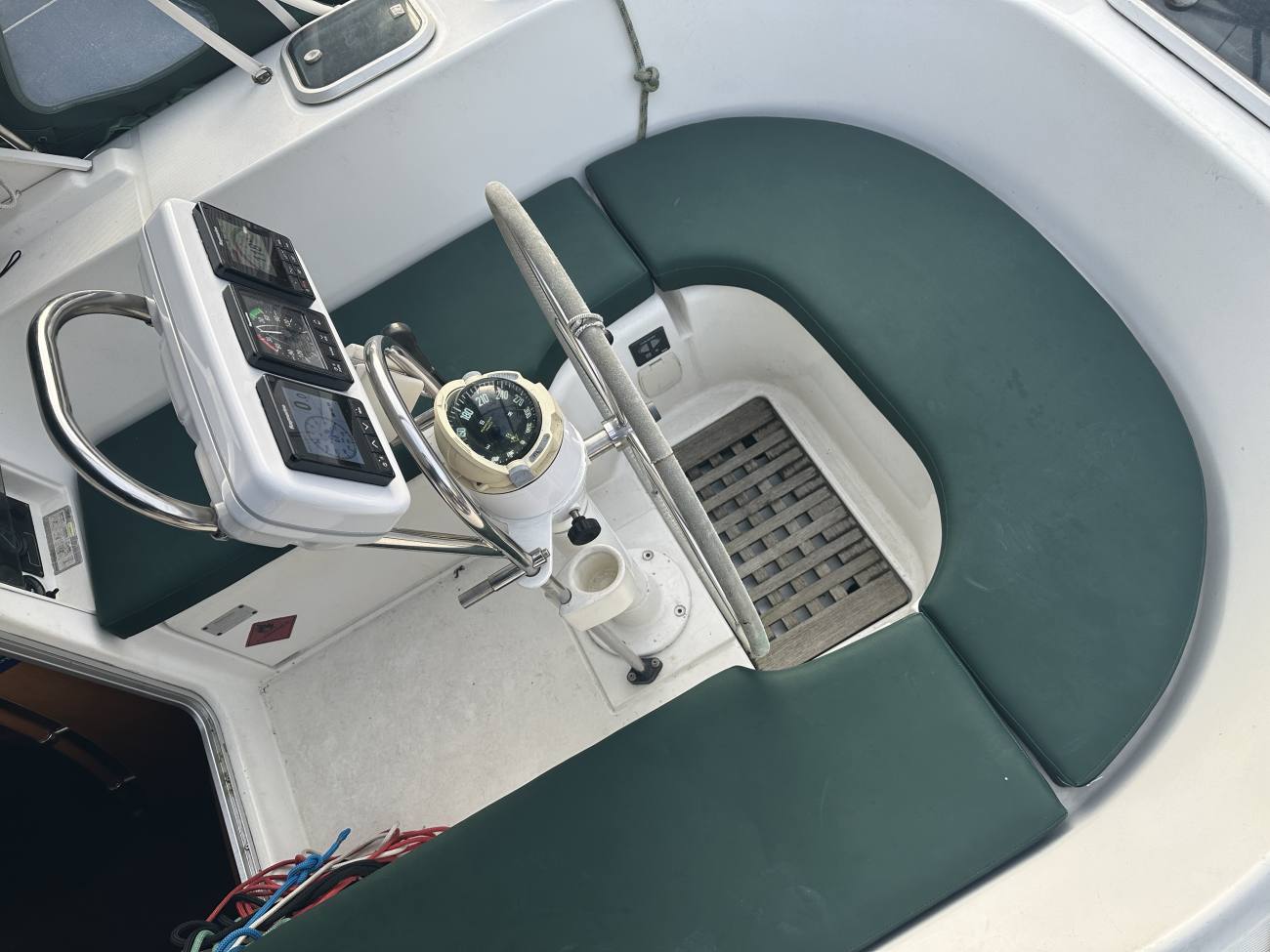 1999 Beneteau Oceanis 36 CC image 25