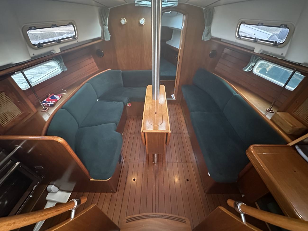 1999 Beneteau Oceanis 36 CC image 32