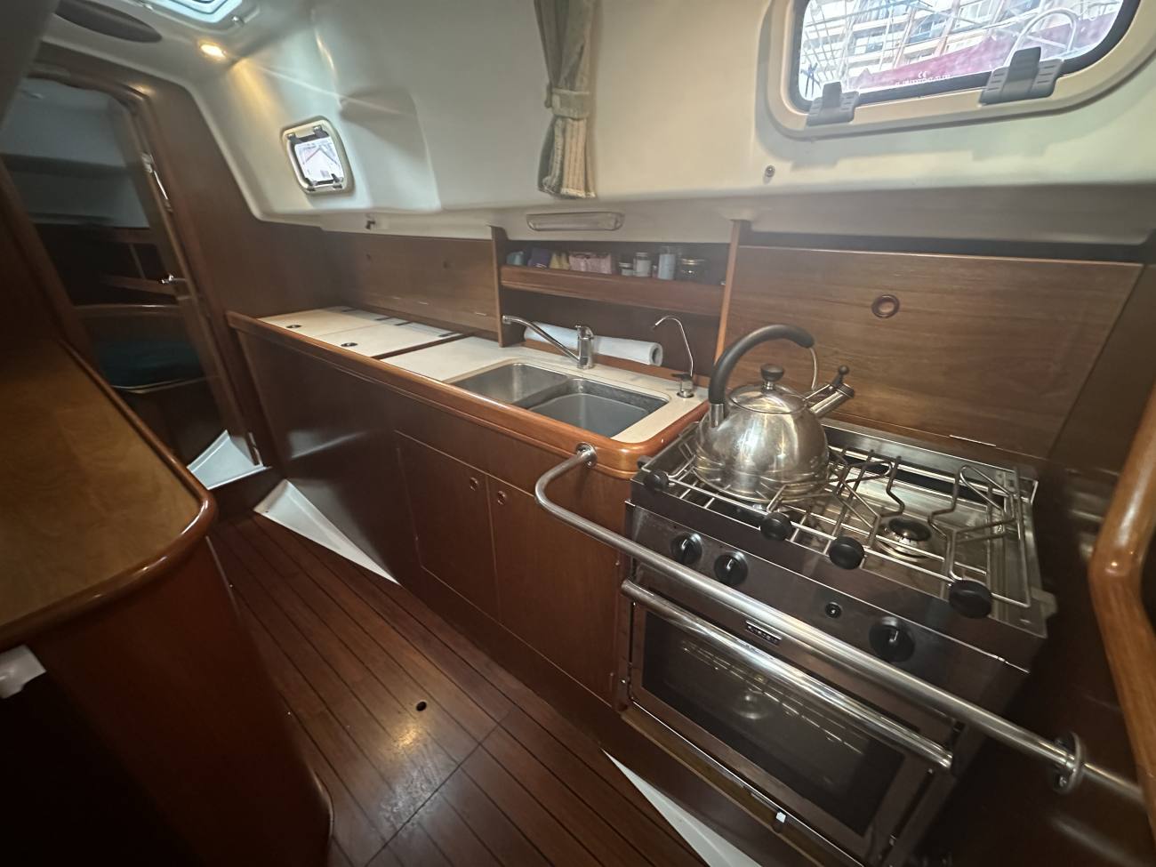 1999 Beneteau Oceanis 36 CC image 39
