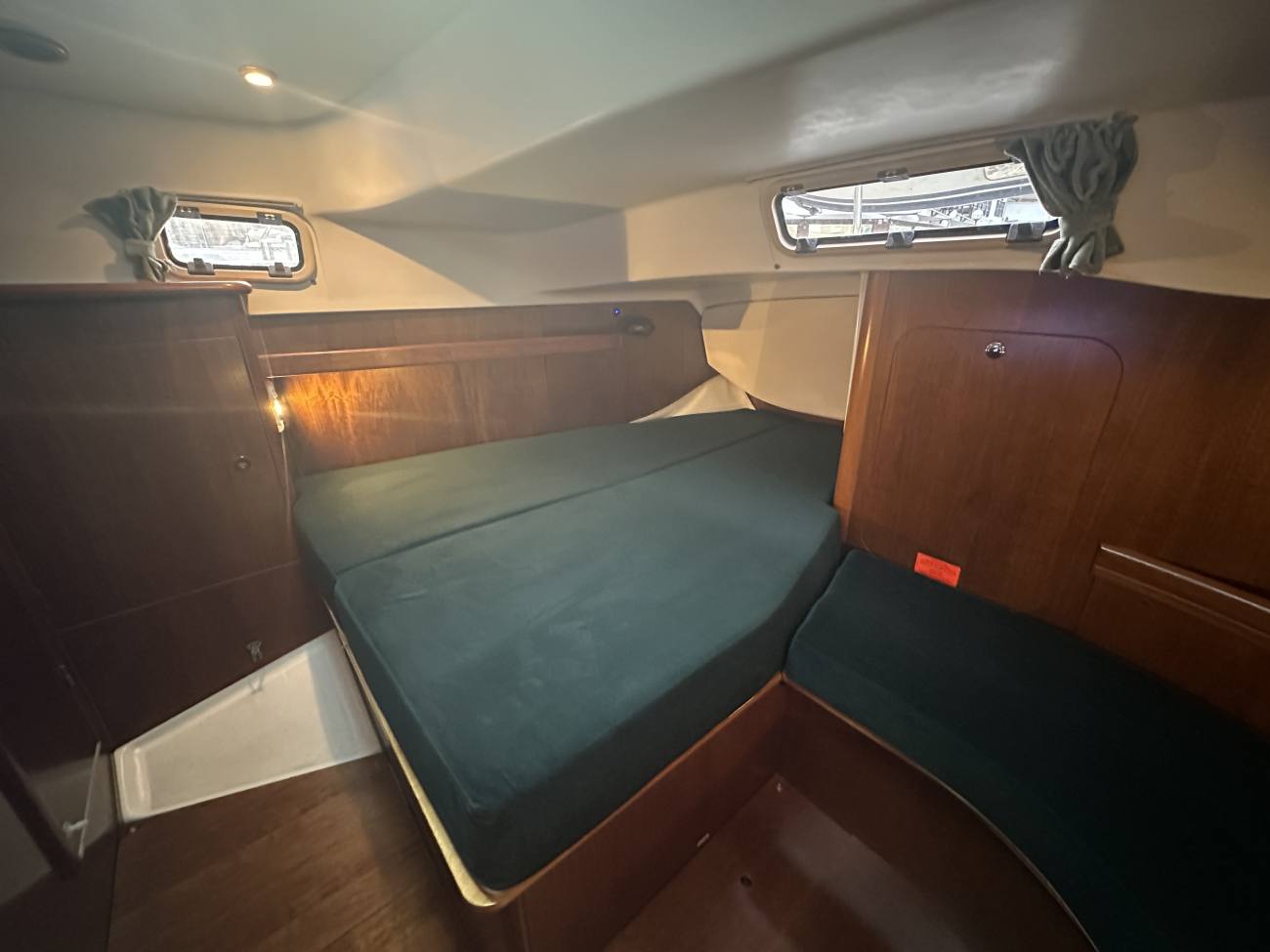 1999 Beneteau Oceanis 36 CC image 46
