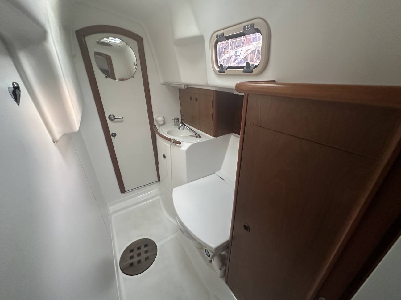 1999 Beneteau Oceanis 36 CC image 49