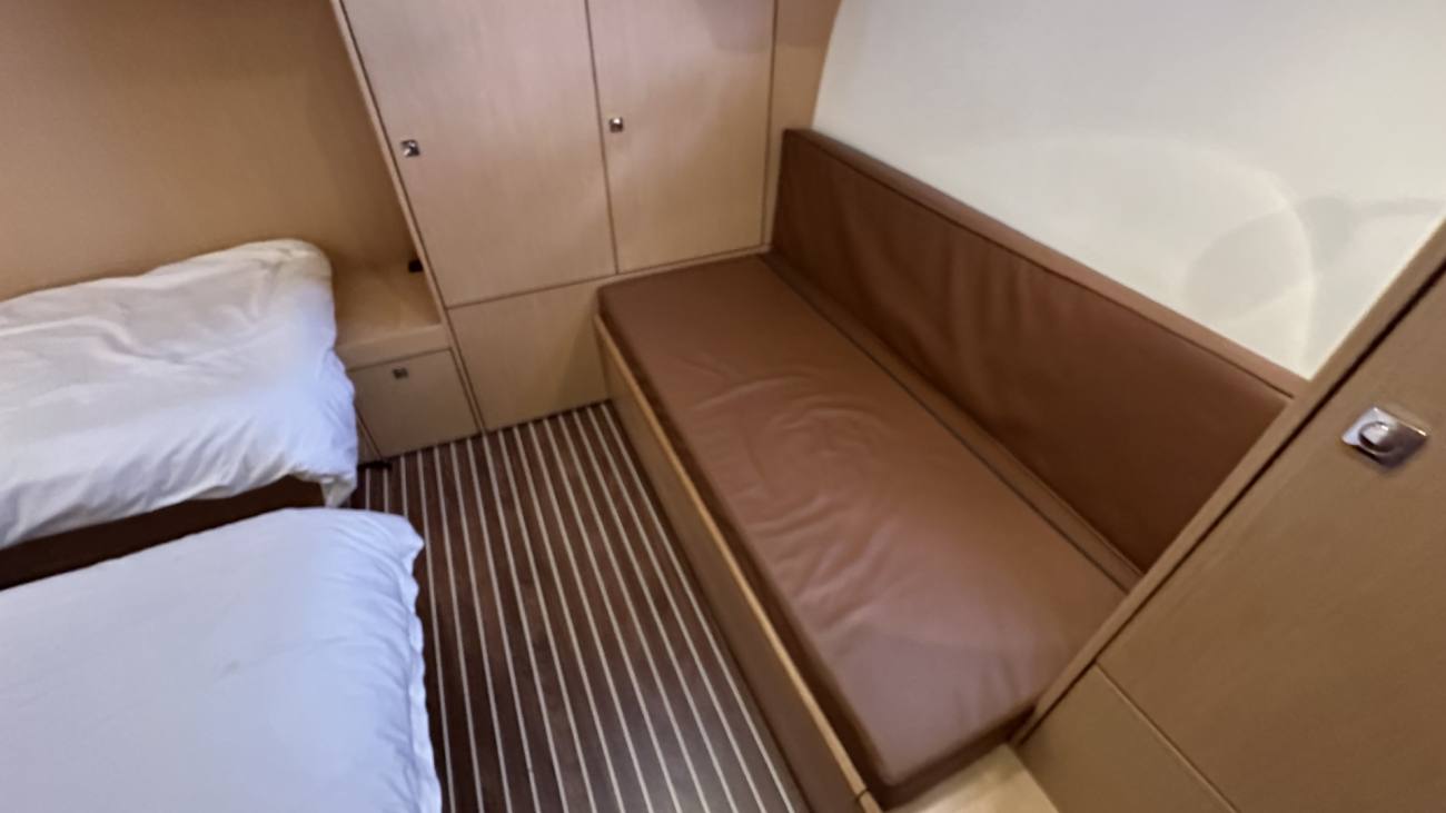 2015 Bavaria Sport 39HT image 28