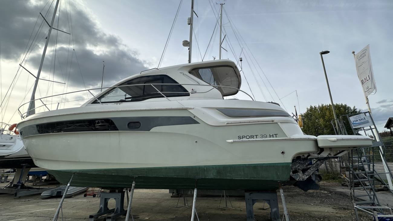 2015 Bavaria Sport 39HT image 13