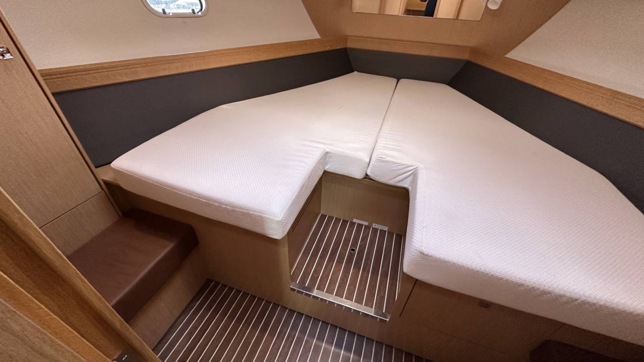 2015 Bavaria Sport 39HT image 22