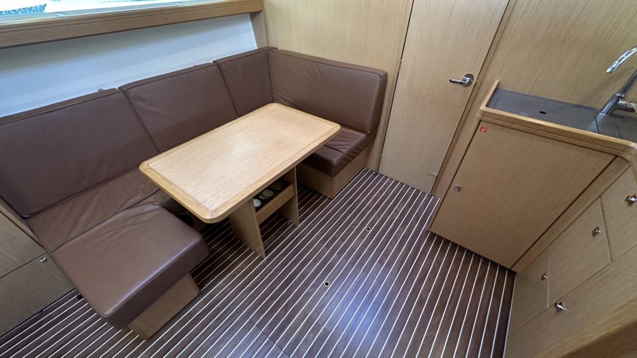 2015 Bavaria Sport 39HT image 20