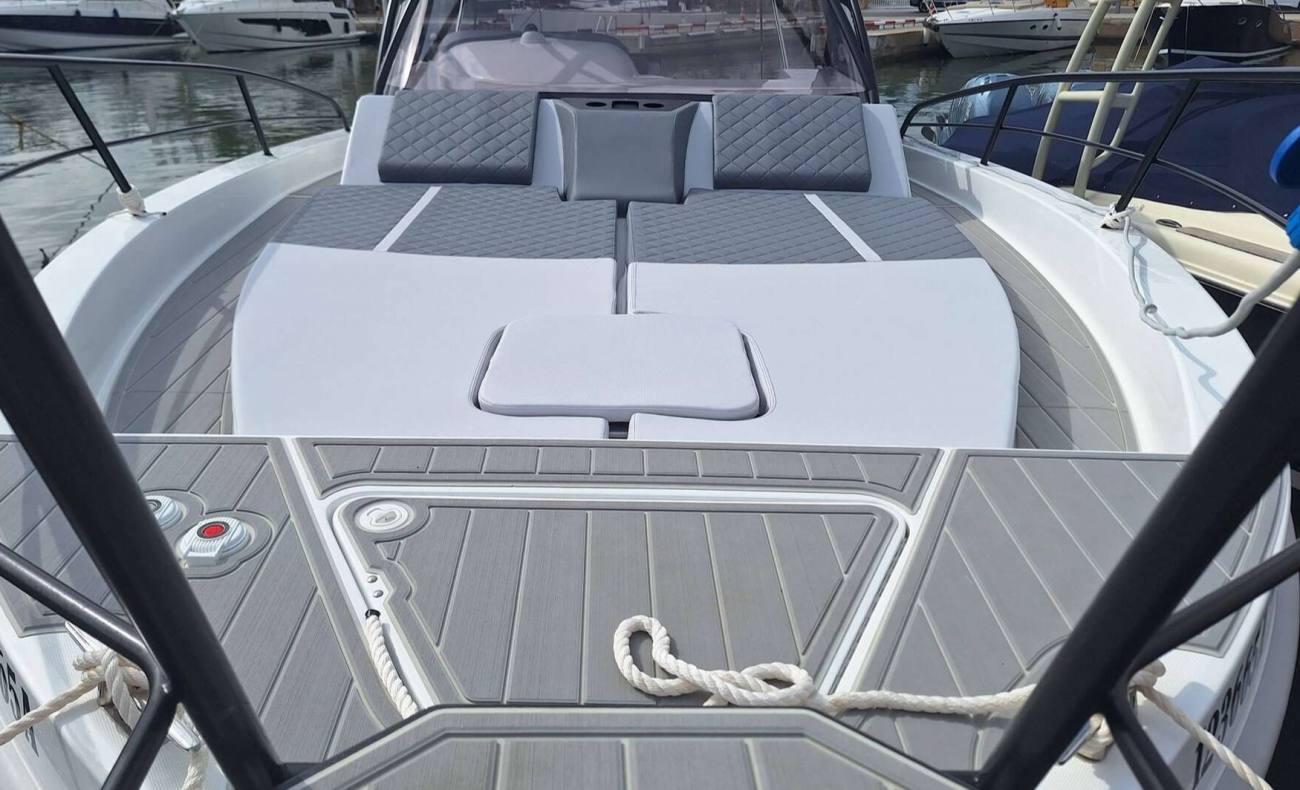 2025 Saver 330 WA image 18