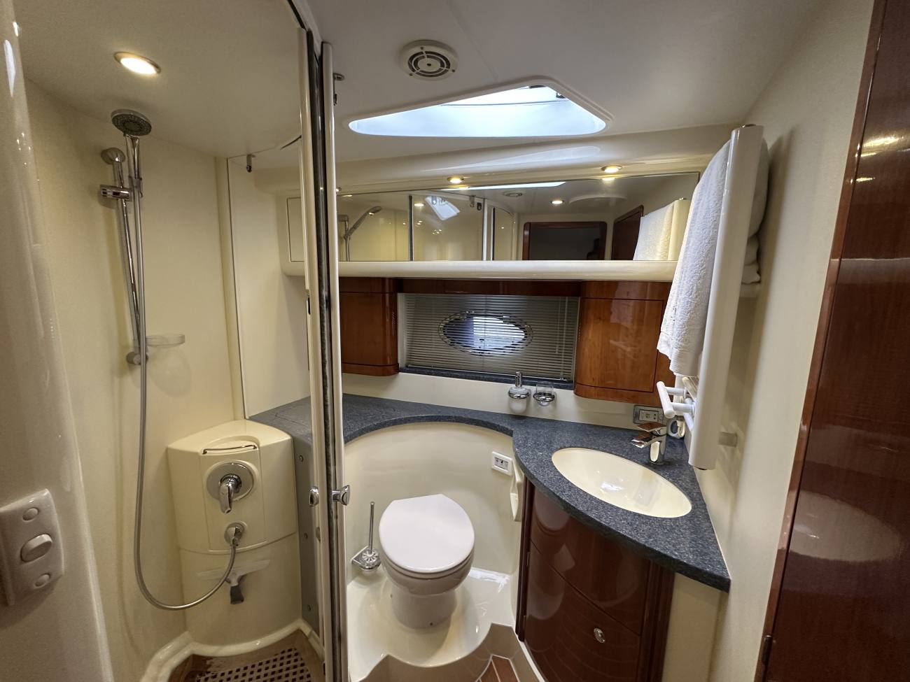 2002 Fairline Phantom 50 image 33