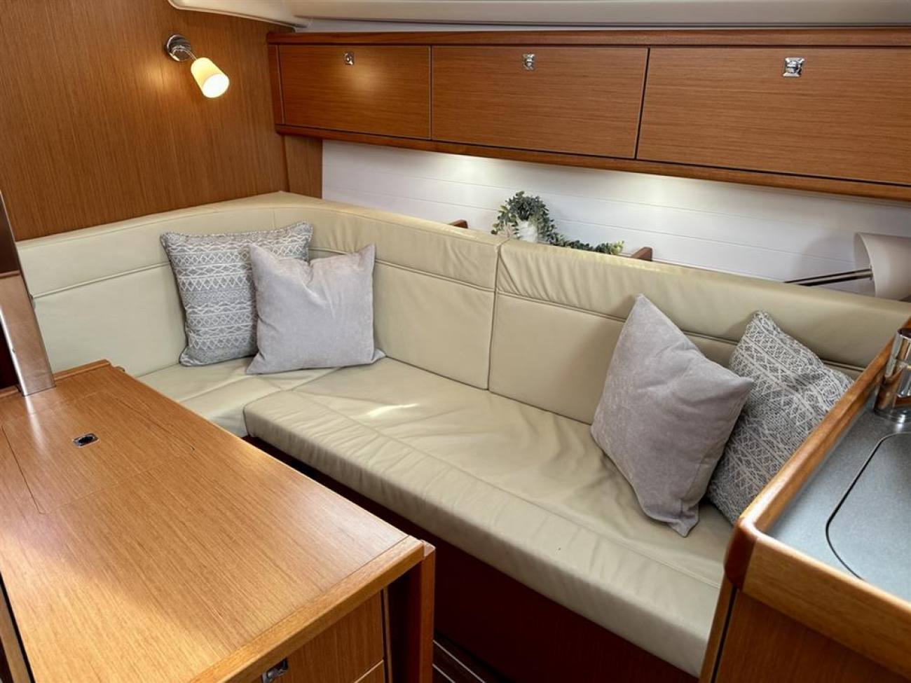 2018 Bavaria Cruiser 34 image 21