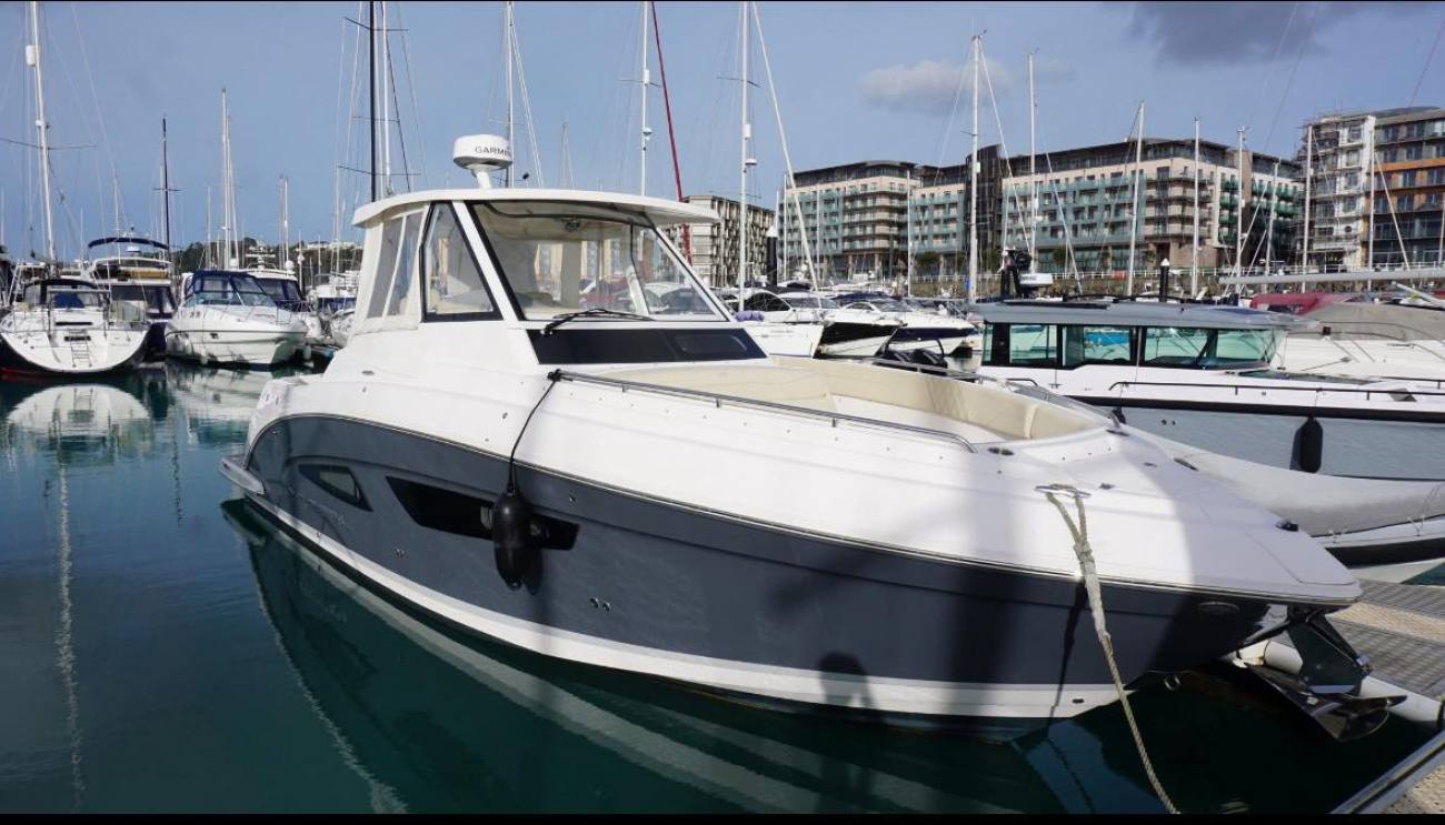 2020 Regal 33 SAV image 11