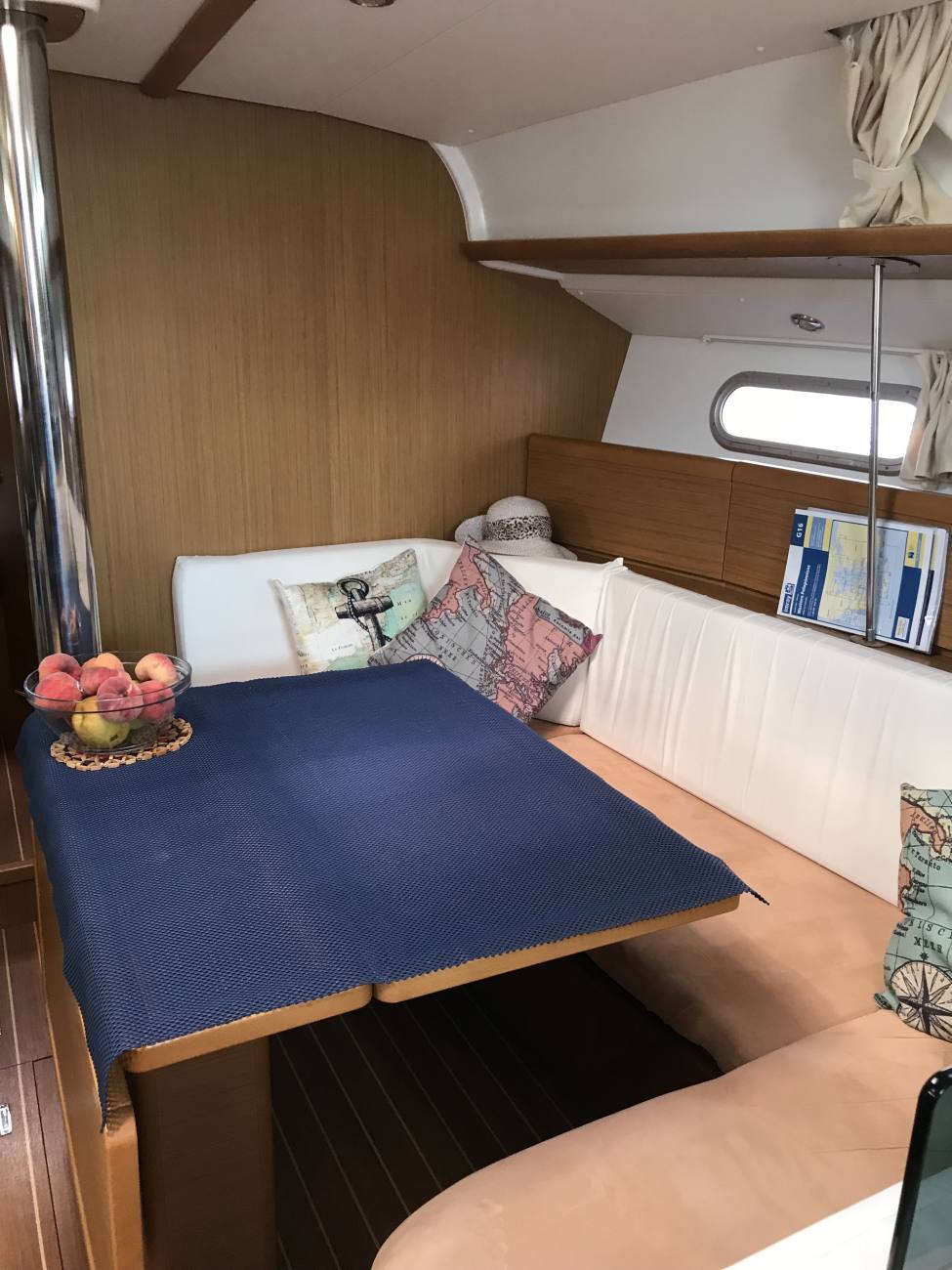2010 Jeanneau Sun Odyssey 42i image 22