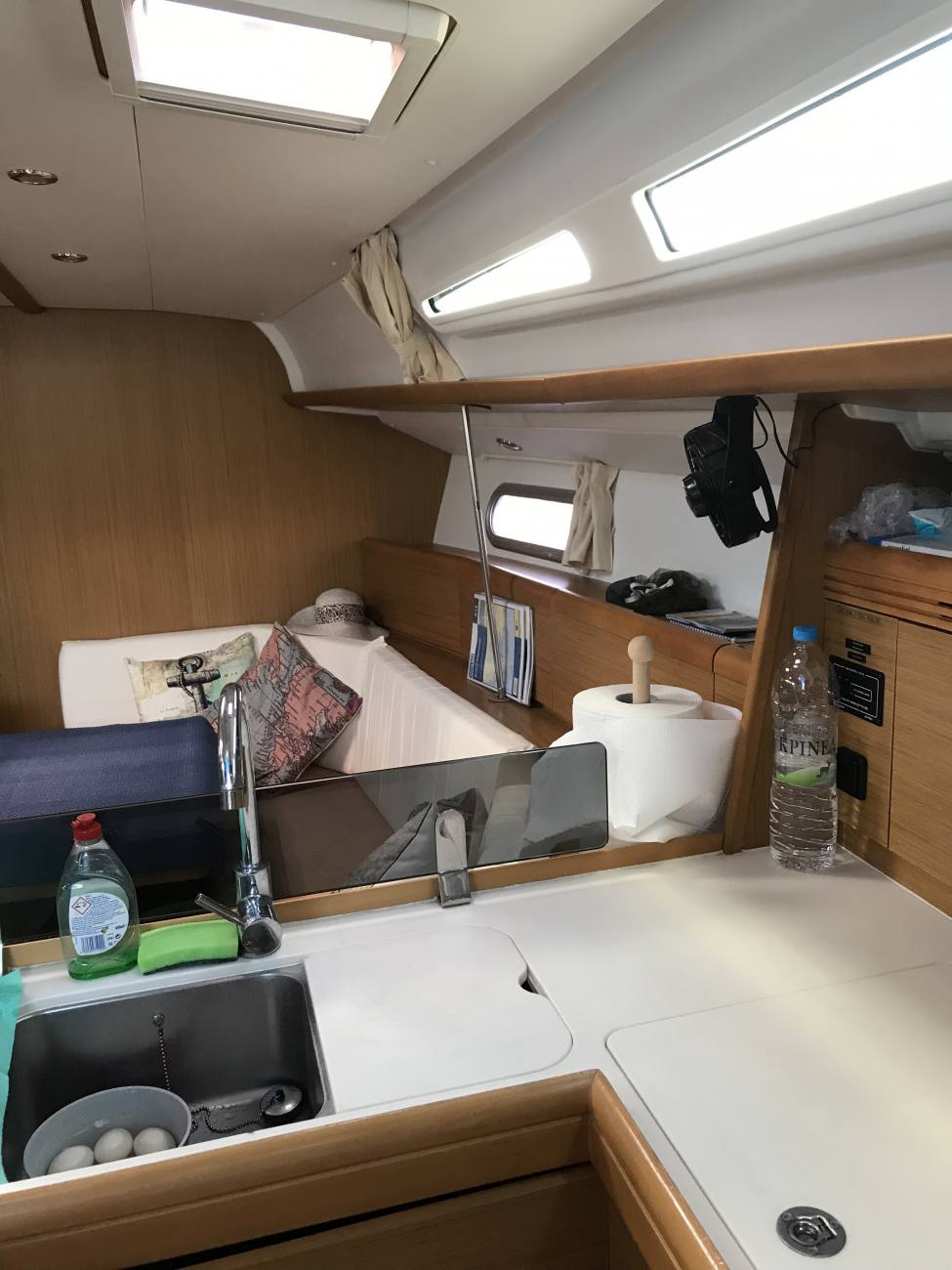 2010 Jeanneau Sun Odyssey 42i image 25