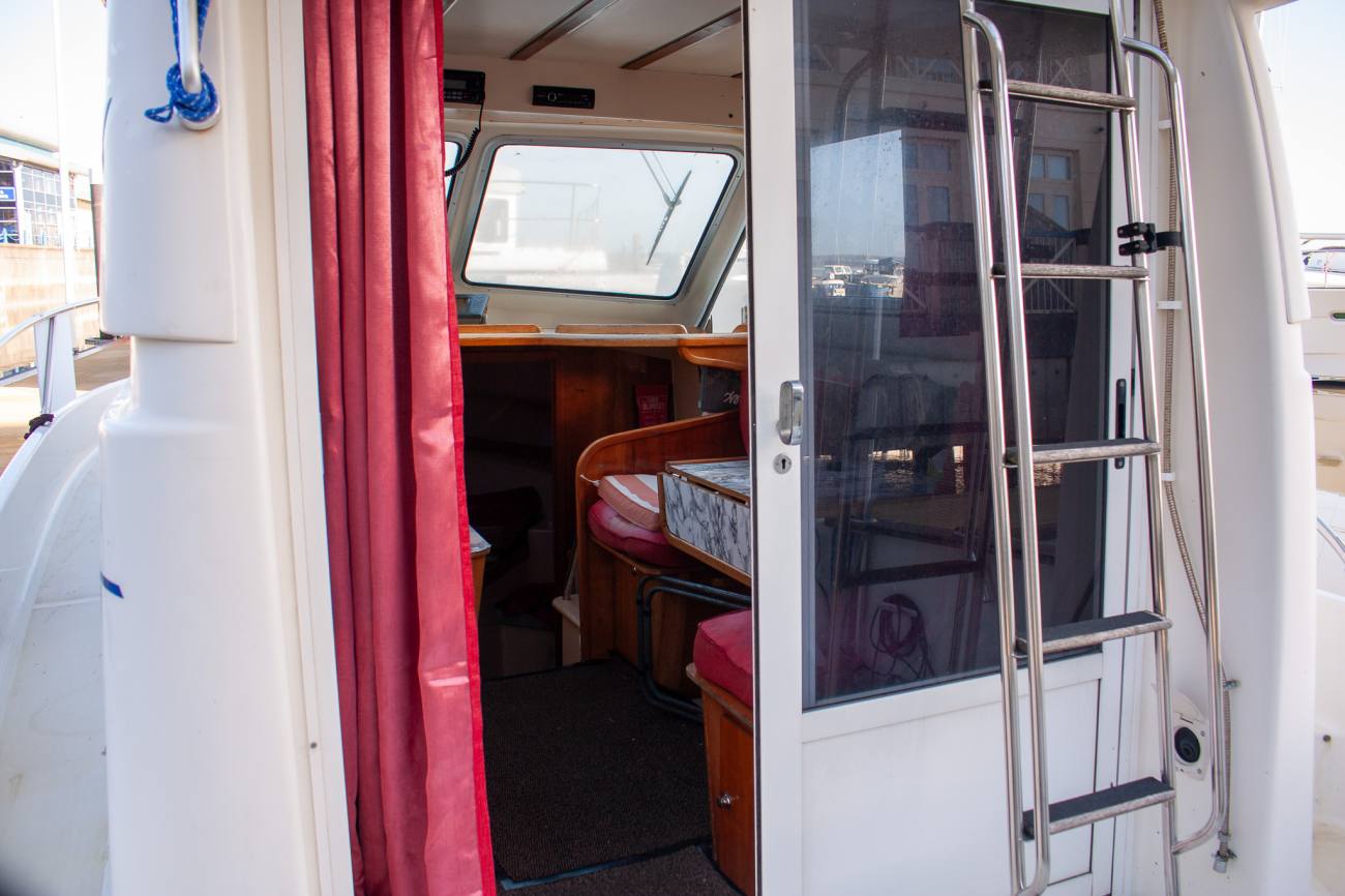 2001 Rodman 800 Flybridge image 16