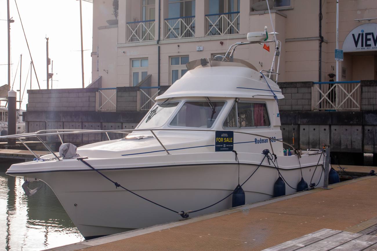 2001 Rodman 800 Flybridge image 11
