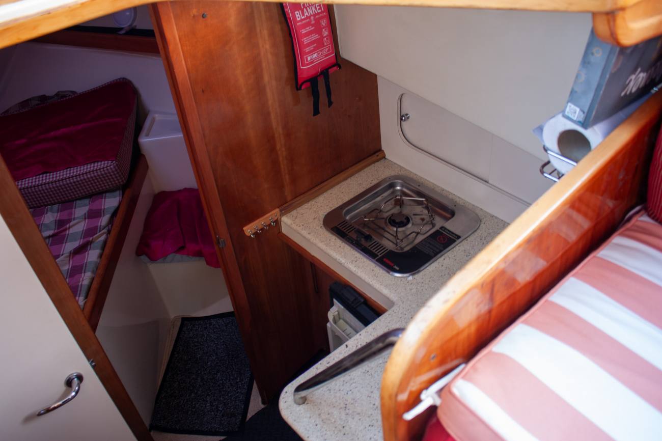 2001 Rodman 800 Flybridge image 4