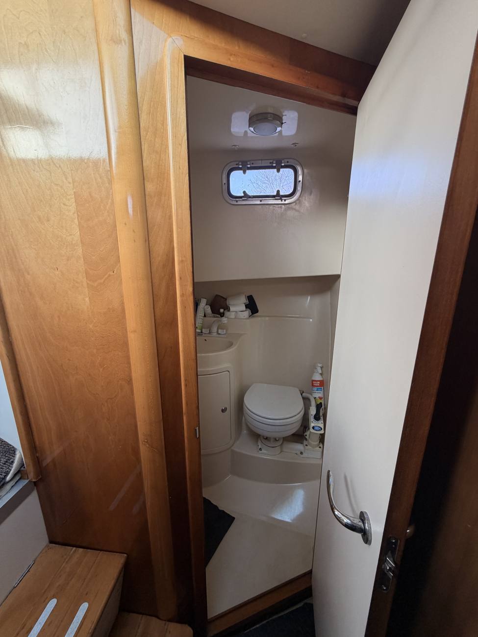 2001 Rodman 800 Flybridge image 10