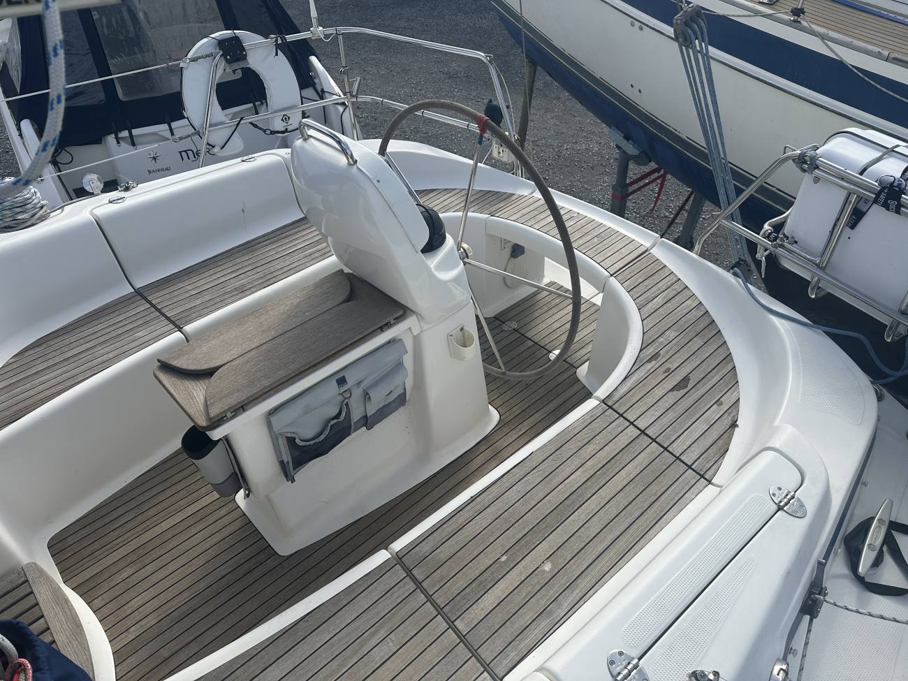 2007 Bavaria 37 Cruiser image 20