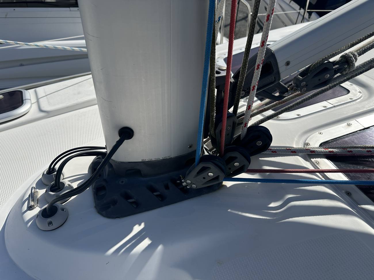 2007 Bavaria 37 Cruiser image 25