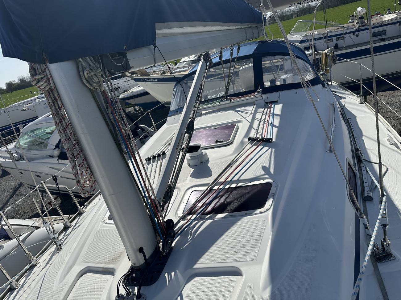 2007 Bavaria 37 Cruiser image 31