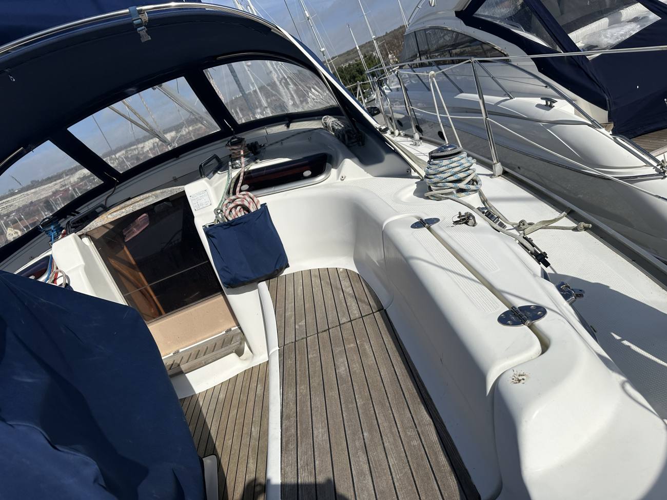 2007 Bavaria 37 Cruiser image 34